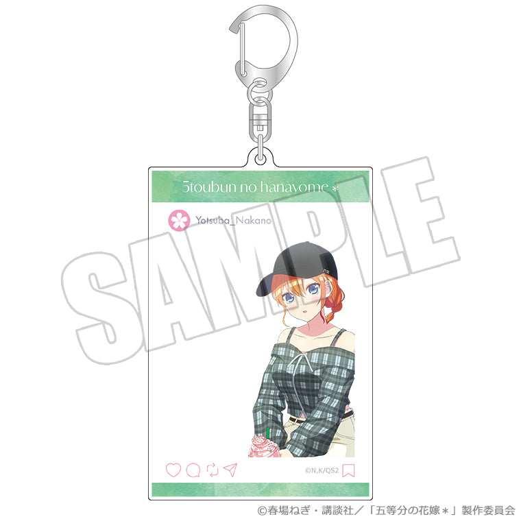 SNS風アクリルキーホルダー<花めく彼女と春のひと口 四葉>