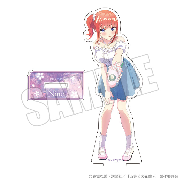 アクリルスタンド＜花めく彼女と春のひと口 二乃＞