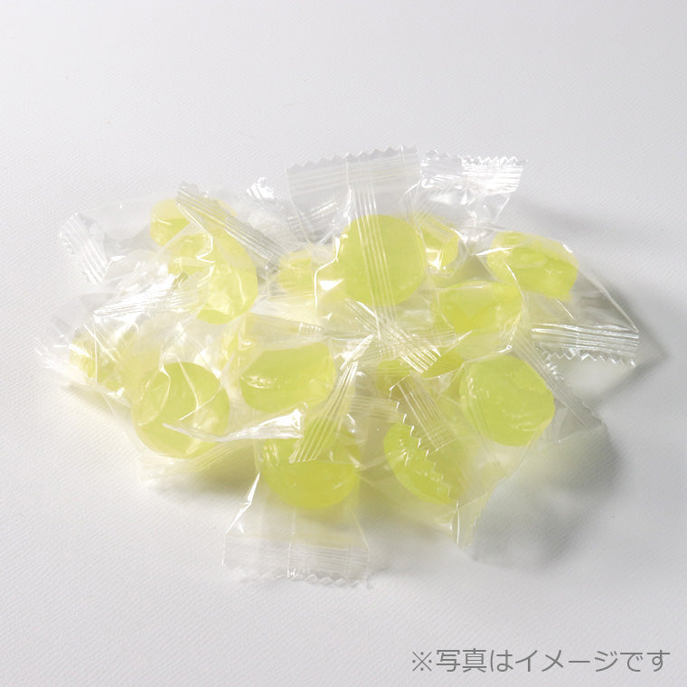 缶バッジ付きキャンディ＜Maid by Rabbits ココア＆リゼ＆千夜＆メグ＆エル＞メロン味